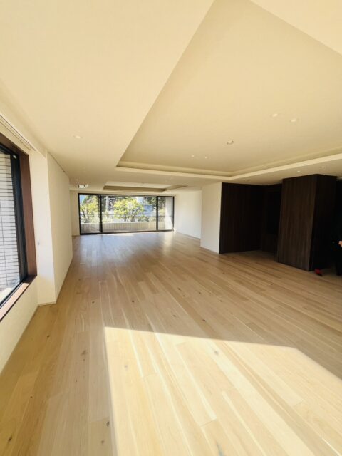 賃貸向けフロアカーペット貼り マステ＋両面テープ施工